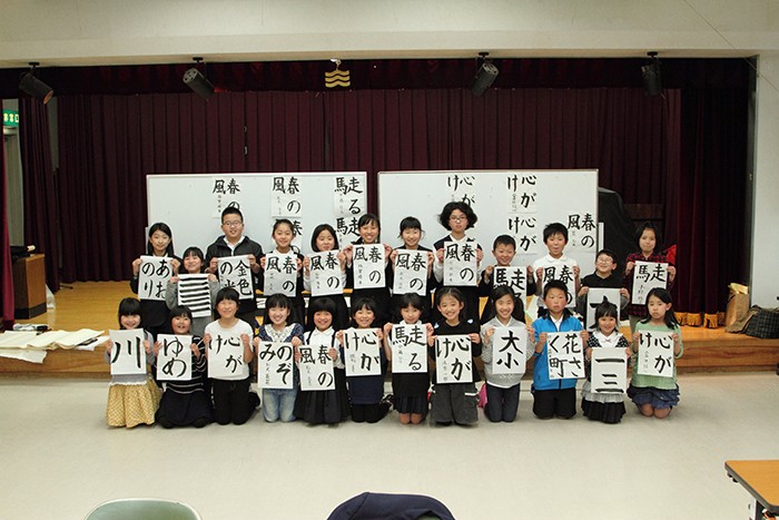作品展示と選考